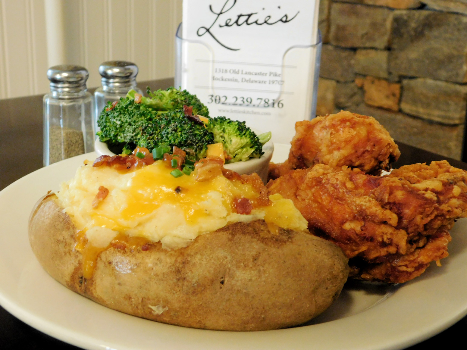 https://lettieskitchen.com/home/fried-chicken-and-twice-baked-potato-in-delaware/